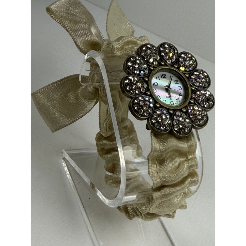 Women’s Rhinestone Flower Quartz Watch 38.5mm Elastic Band New Battery